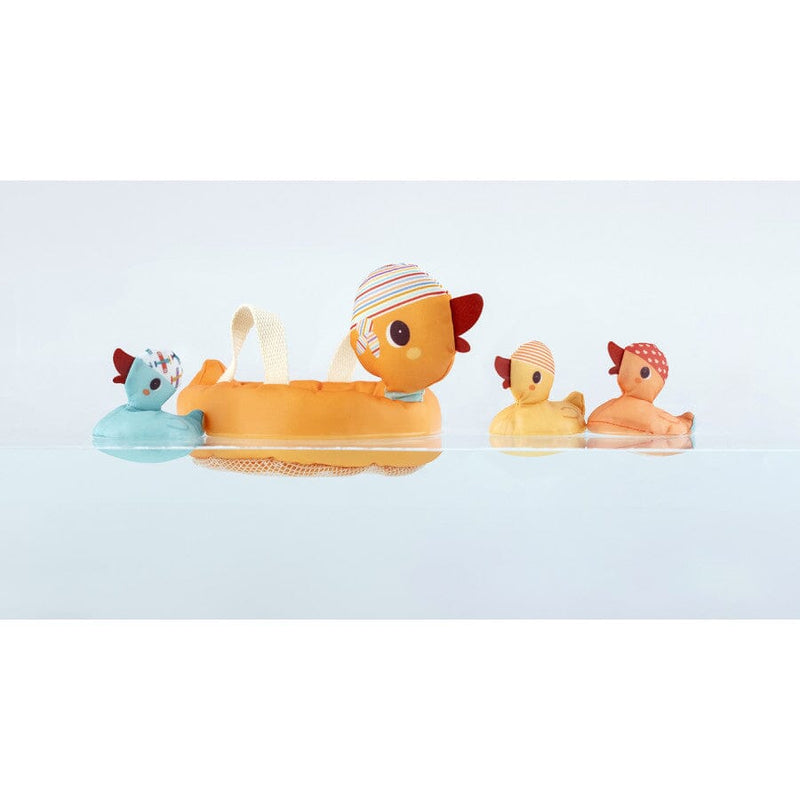 Mama Duck & Her Magnetic Ducklings 🦆🛁